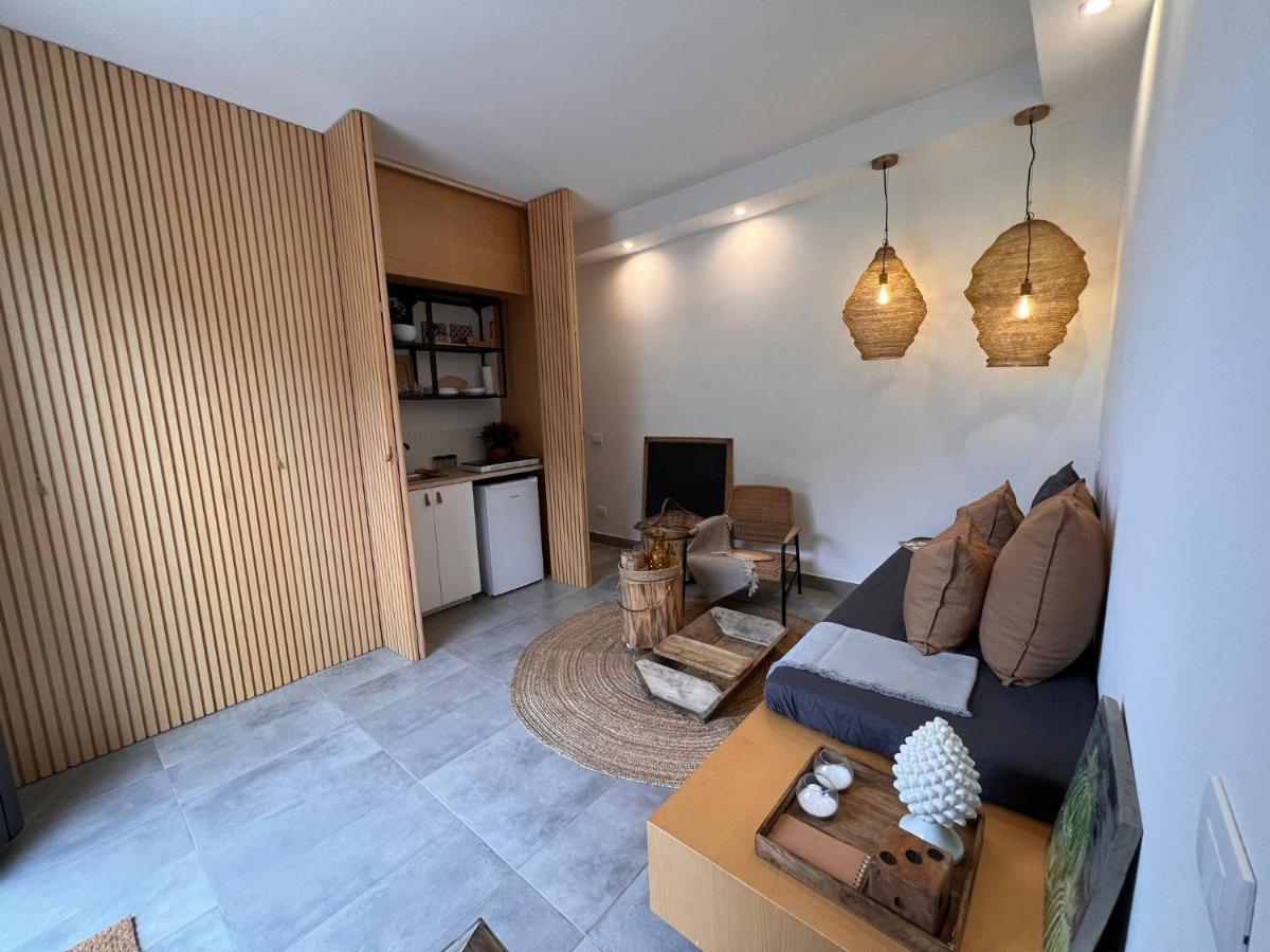 Villa Santareddi 卡斯泰卢佐 外观 照片